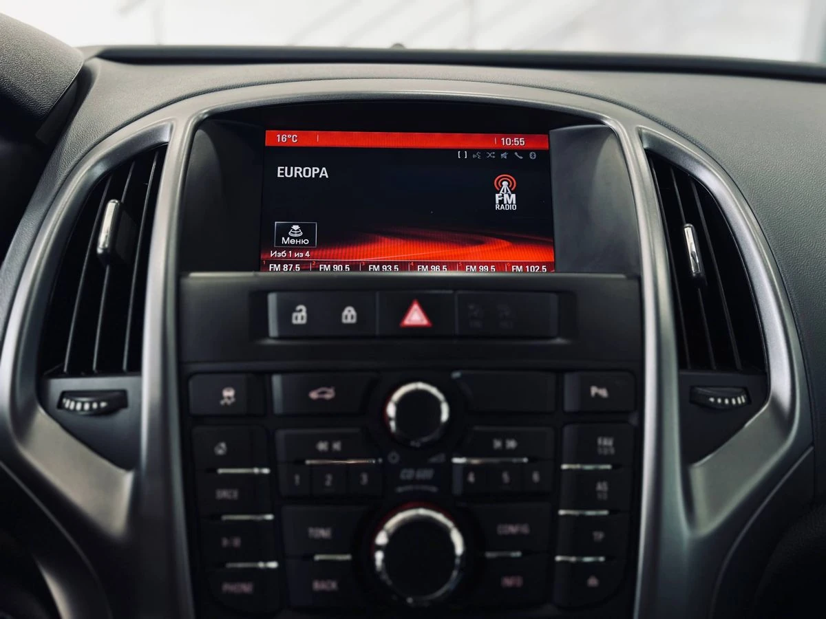 Opel Astra, 2014г, передний привод, автомат