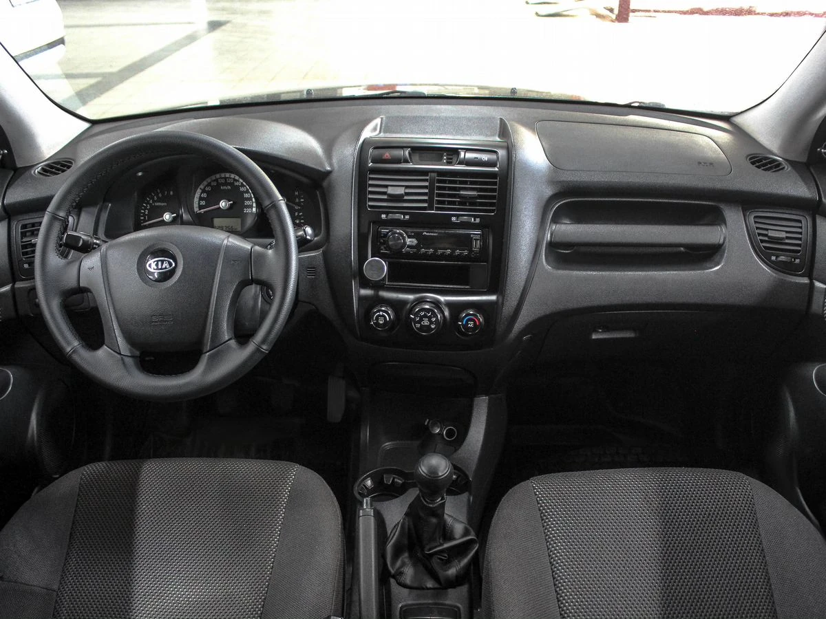 Kia Sportage, 2005г, передний привод, механика