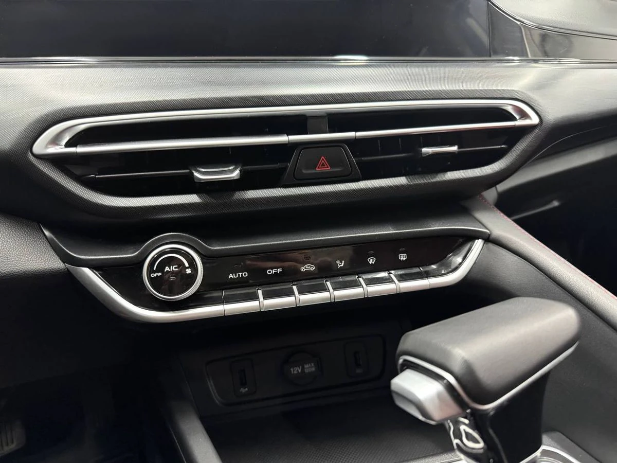 Changan Eado Plus, 2023г, передний привод, робот