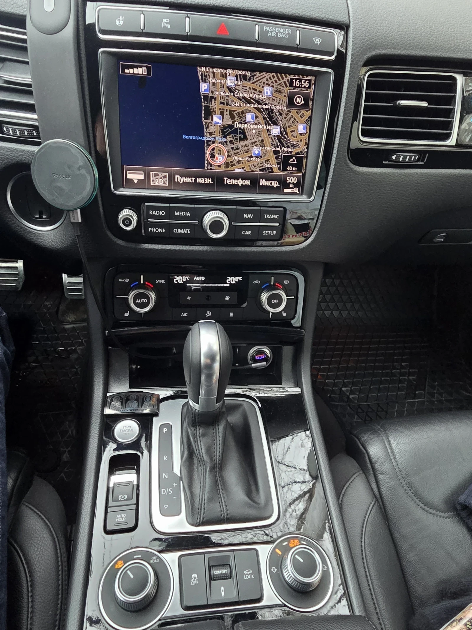 Volkswagen Touareg, 2016г, полный привод, автомат