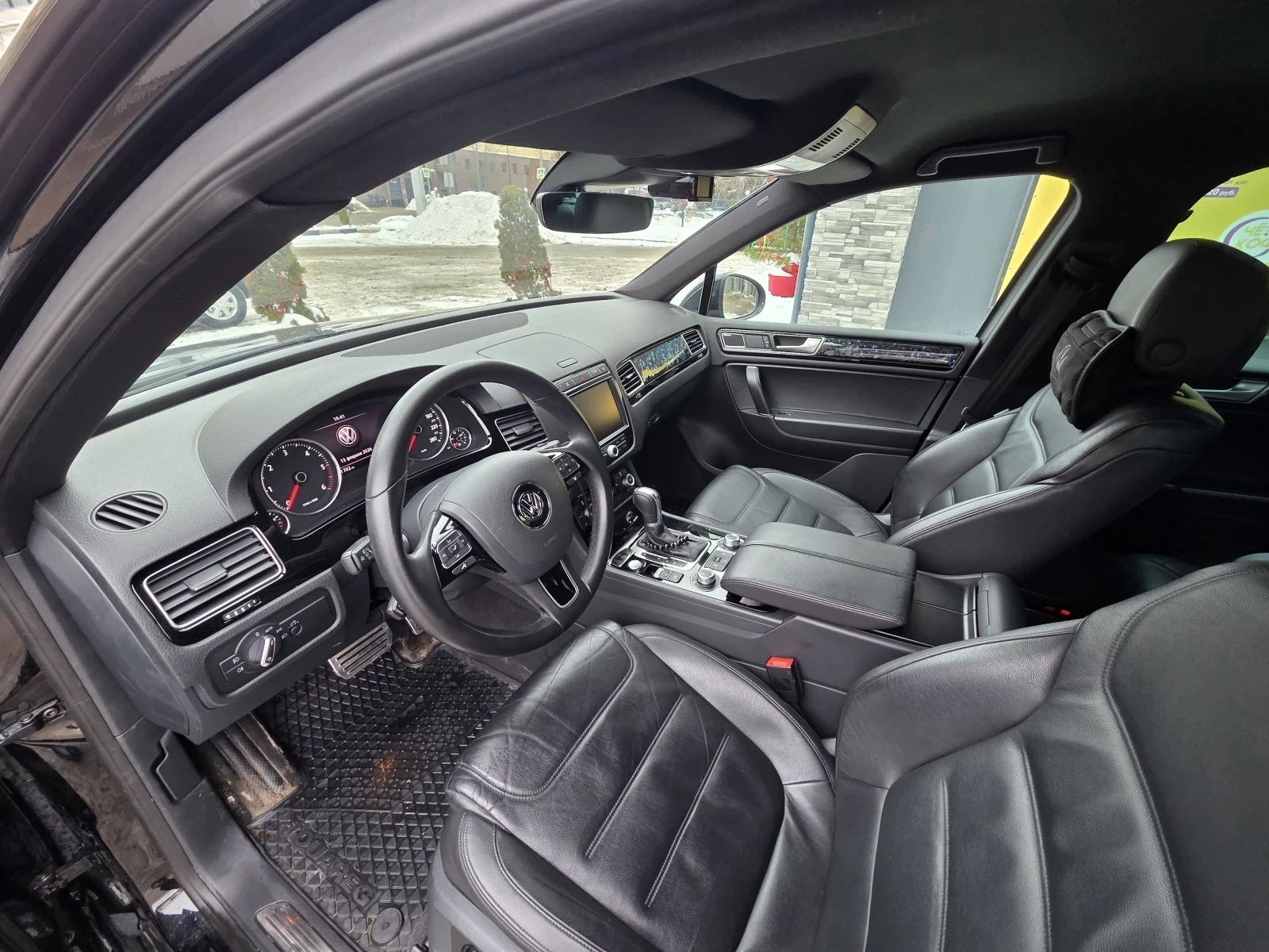 Volkswagen Touareg, 2016г, полный привод, автомат