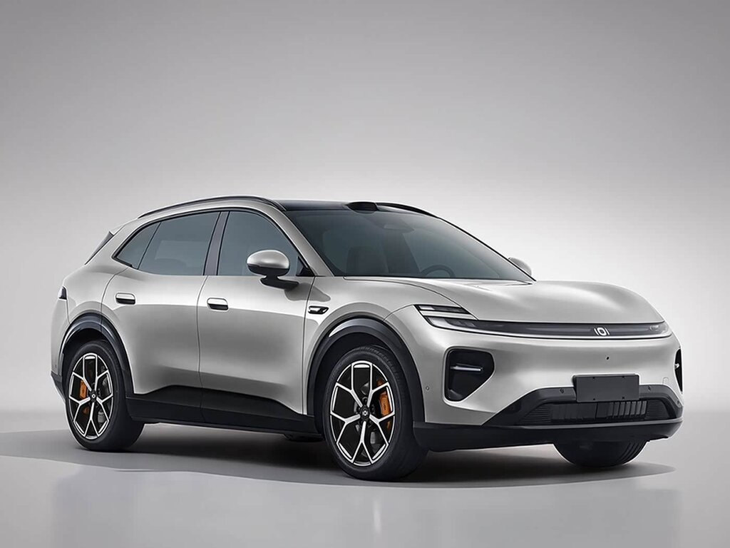 Changan представил новый кроссовер Nevo Q06 с яркой спортивной внешностью.