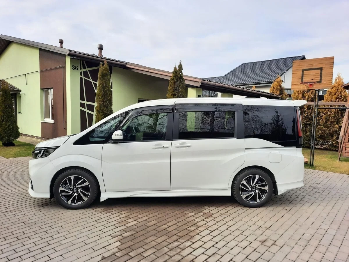 Honda Stepwgn, 2021г, передний привод, вариатор