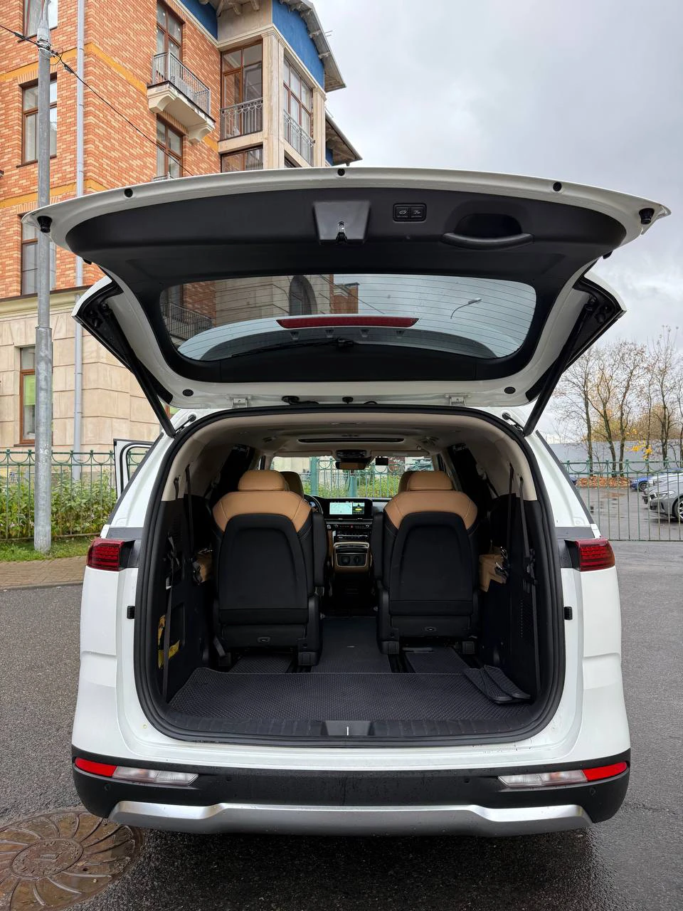 Kia Carnival, 2021г, передний привод, автомат