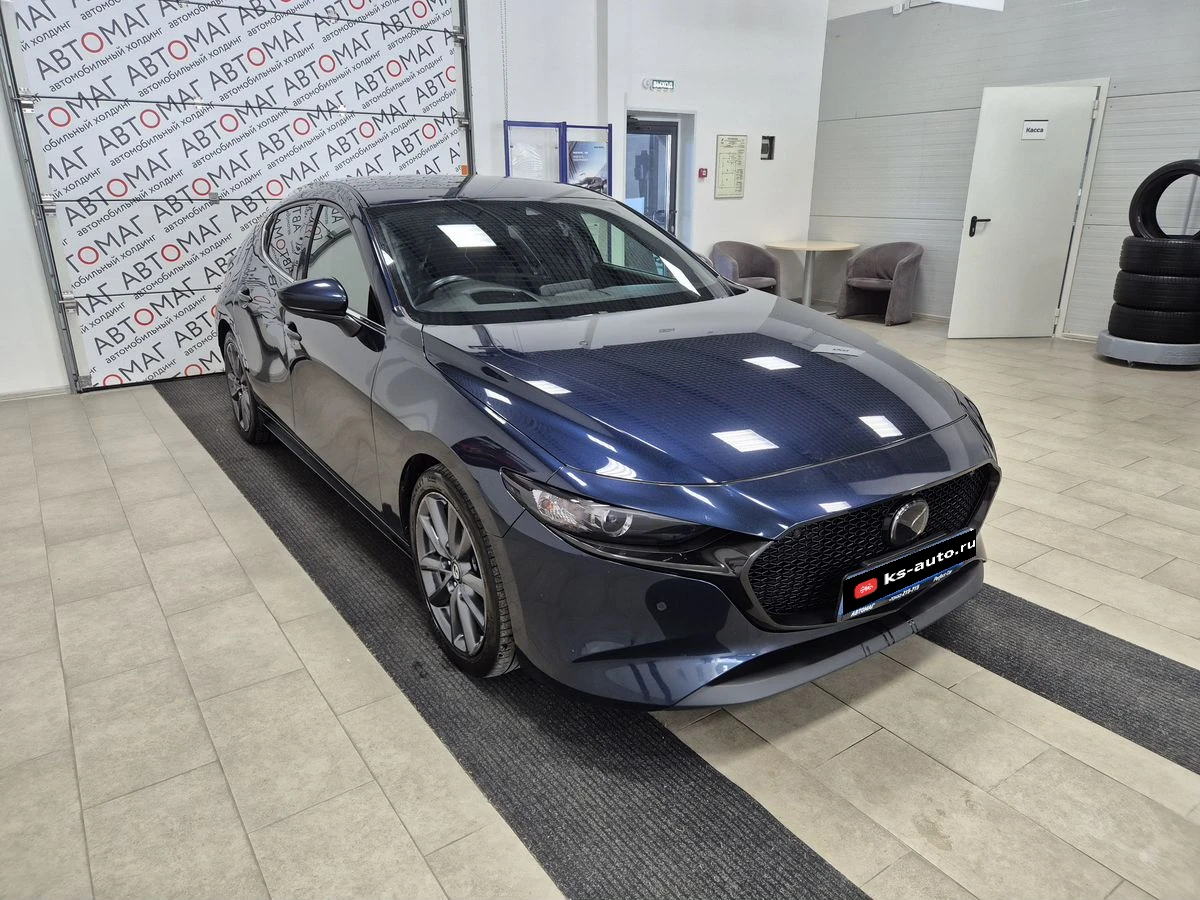 Mazda 3, 2021г, передний привод, автомат