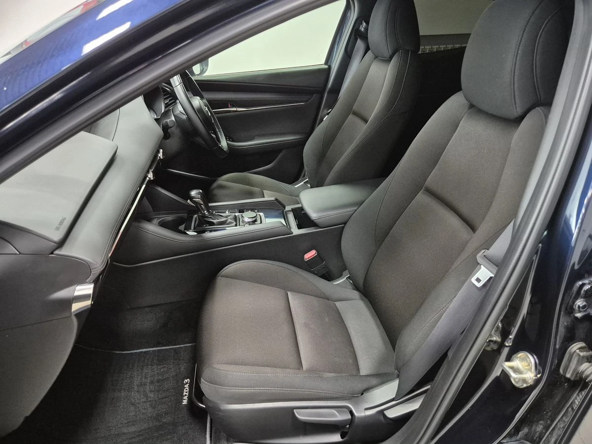 Mazda 3, 2021г, передний привод, автомат
