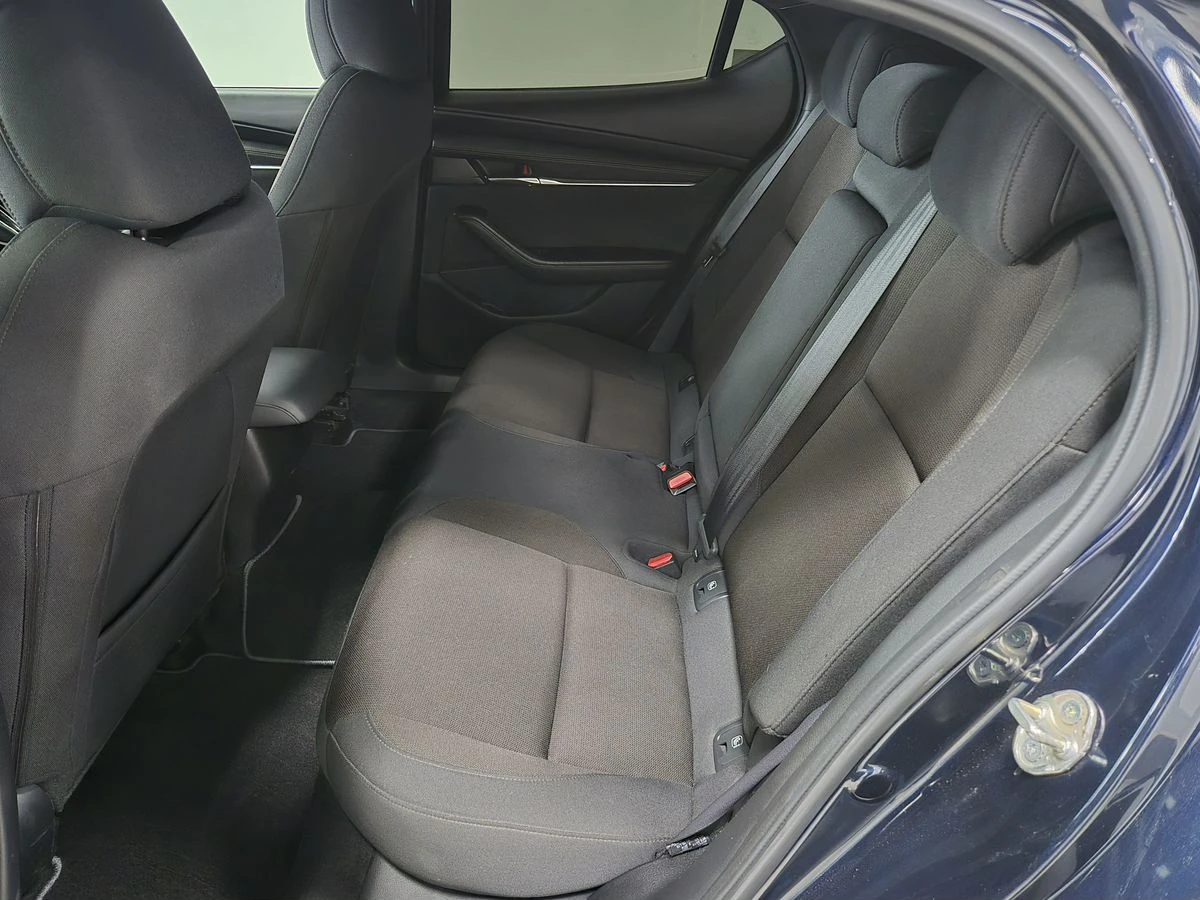 Mazda 3, 2021г, передний привод, автомат