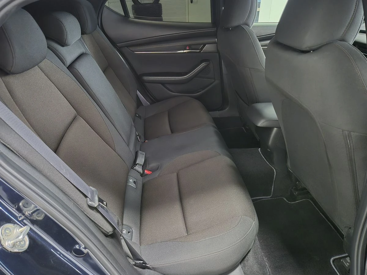 Mazda 3, 2021г, передний привод, автомат