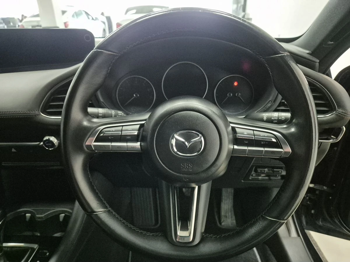 Mazda 3, 2021г, передний привод, автомат