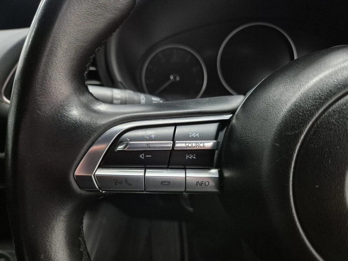 Mazda 3, 2021г, передний привод, автомат