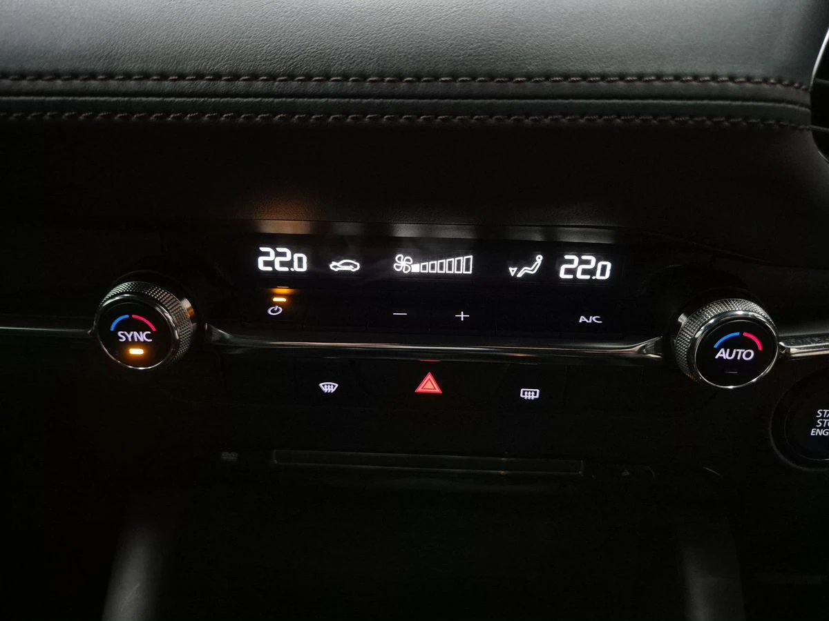 Mazda 3, 2021г, передний привод, автомат