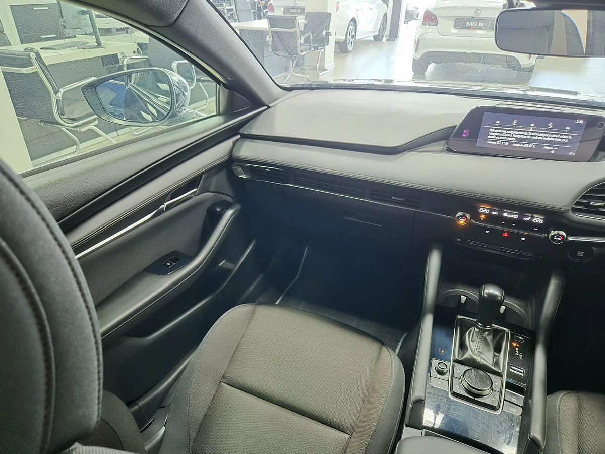 Mazda 3, 2021г, передний привод, автомат