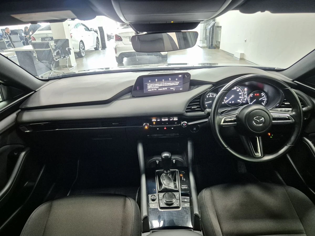 Mazda 3, 2021г, передний привод, автомат