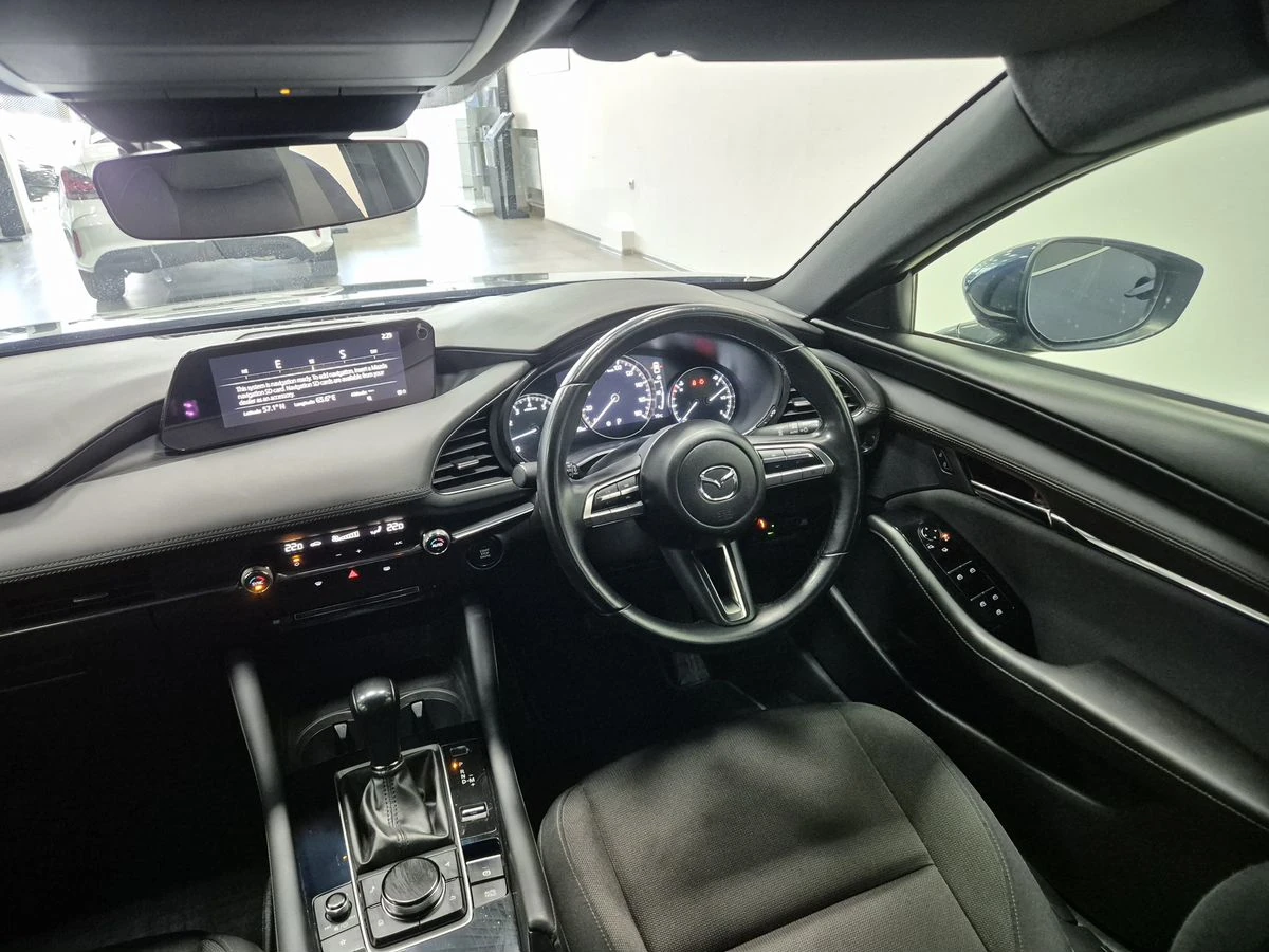 Mazda 3, 2021г, передний привод, автомат
