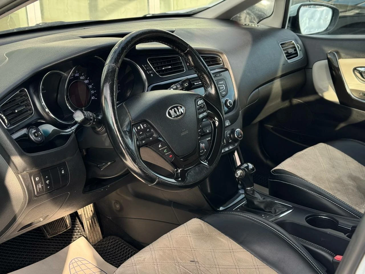 Kia Ceed, 2014г, передний привод, автомат