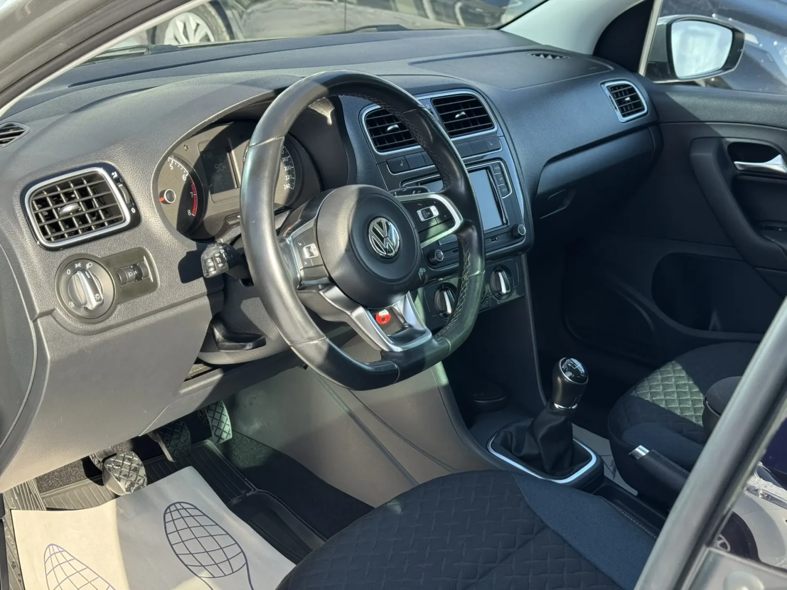 Volkswagen Polo, 2019г, передний привод, механика