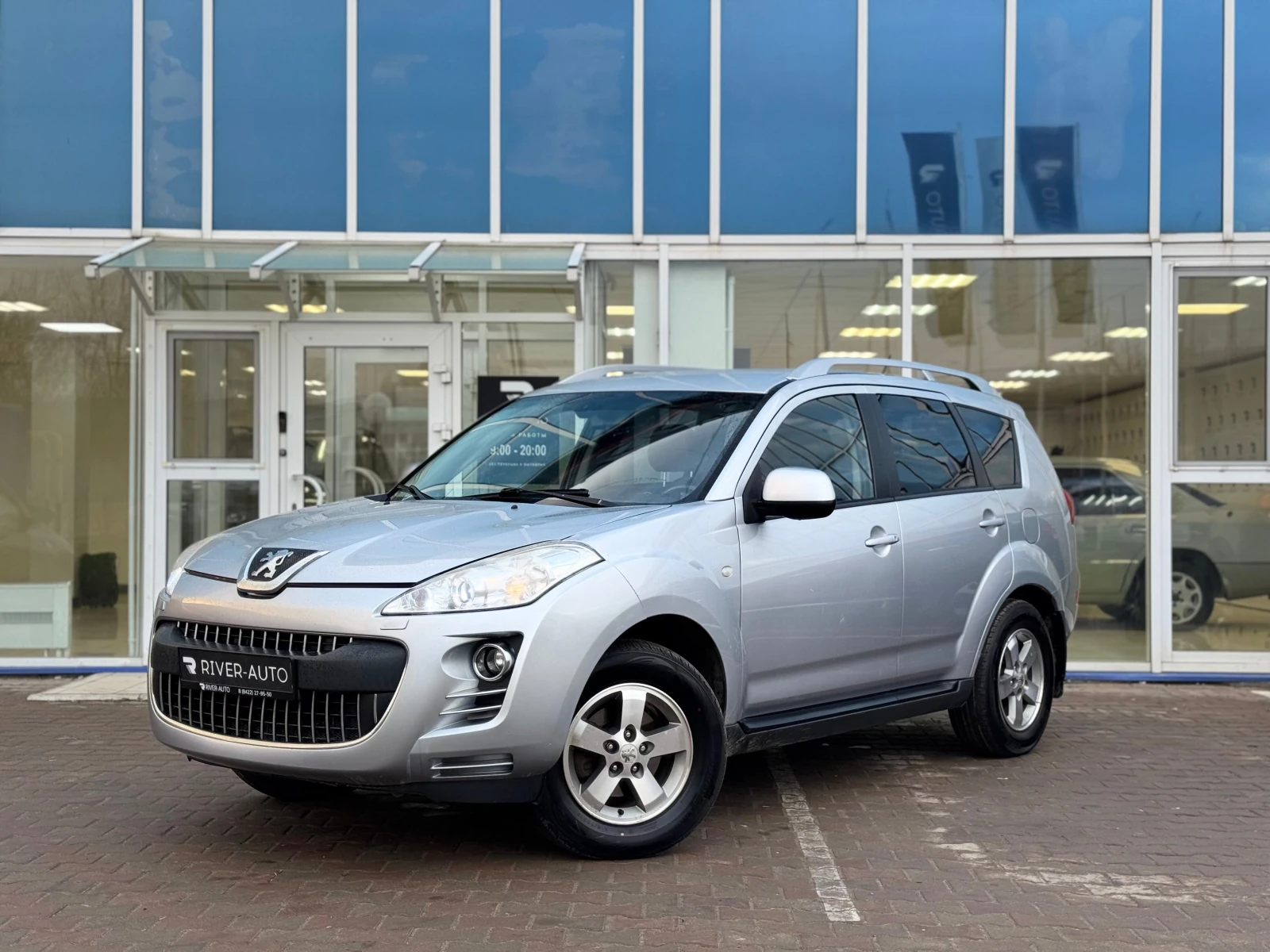 Peugeot 4007, 2011г., полный привод, вариатор