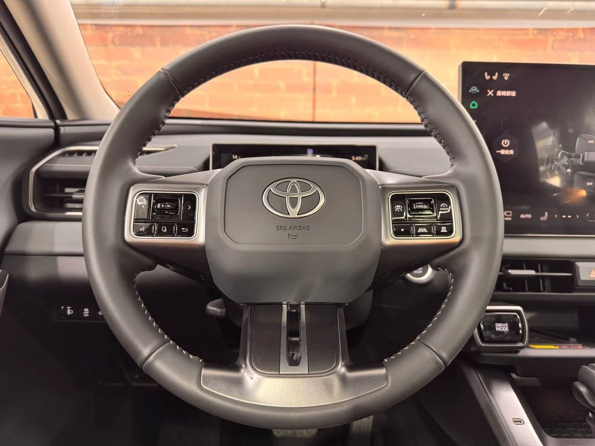 Toyota RAV4, 2026г, полный привод, вариатор