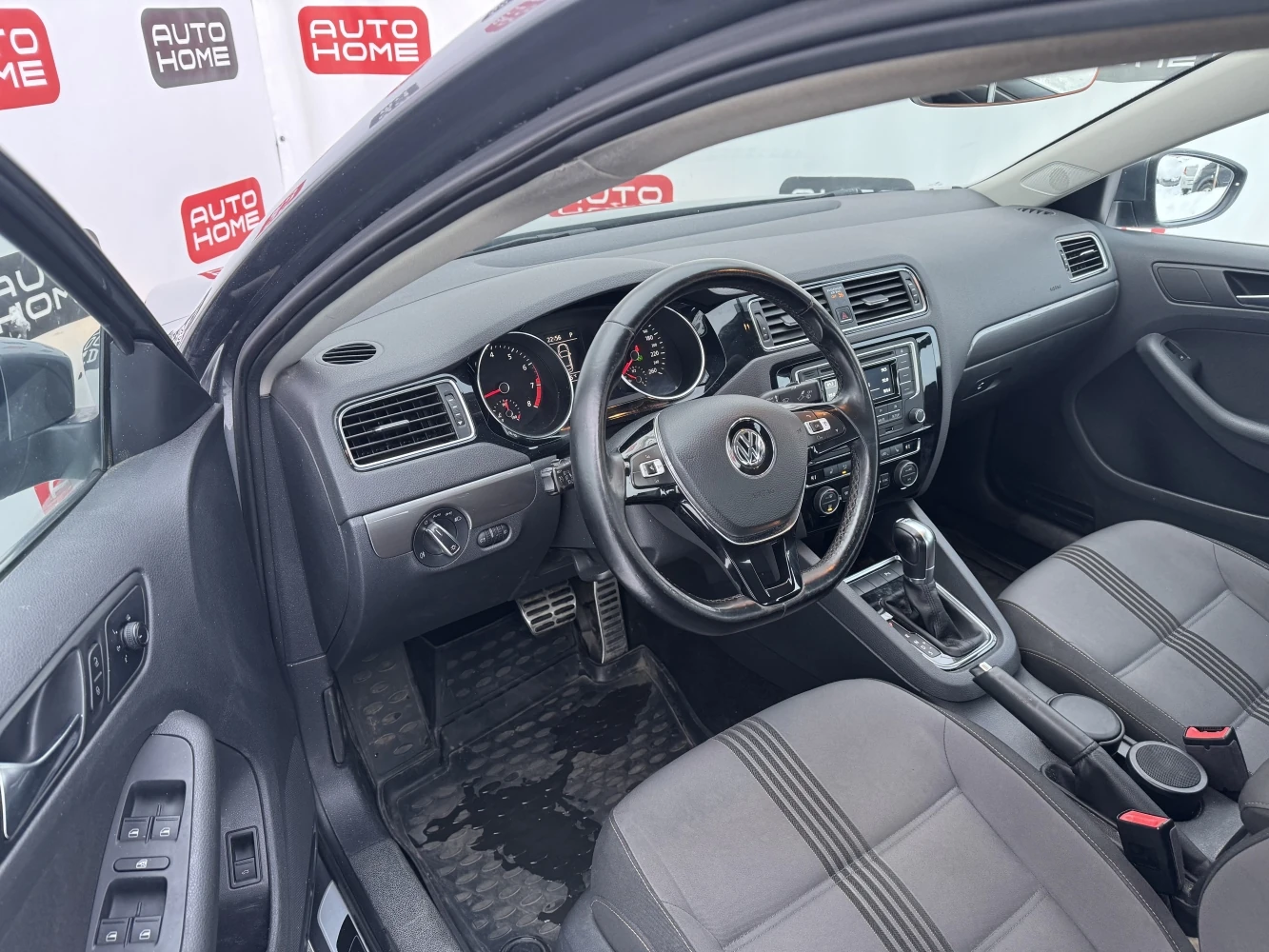 Volkswagen Jetta, 2017г, передний привод, робот