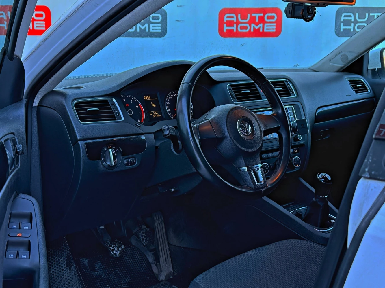 Volkswagen Jetta, 2012г, передний привод, механика