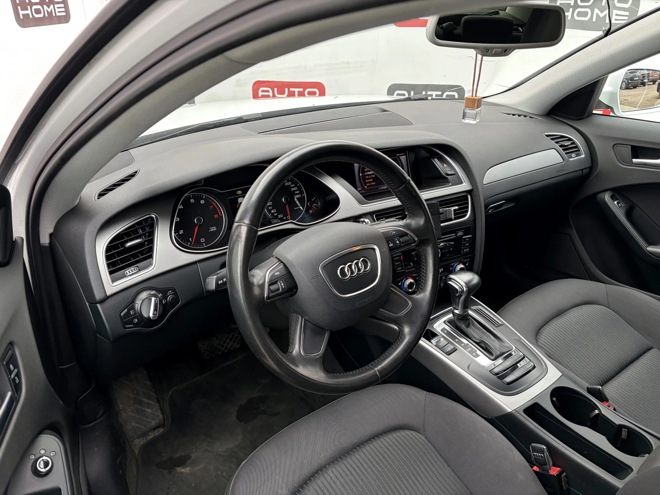 Audi A4, 2012г, передний привод, вариатор