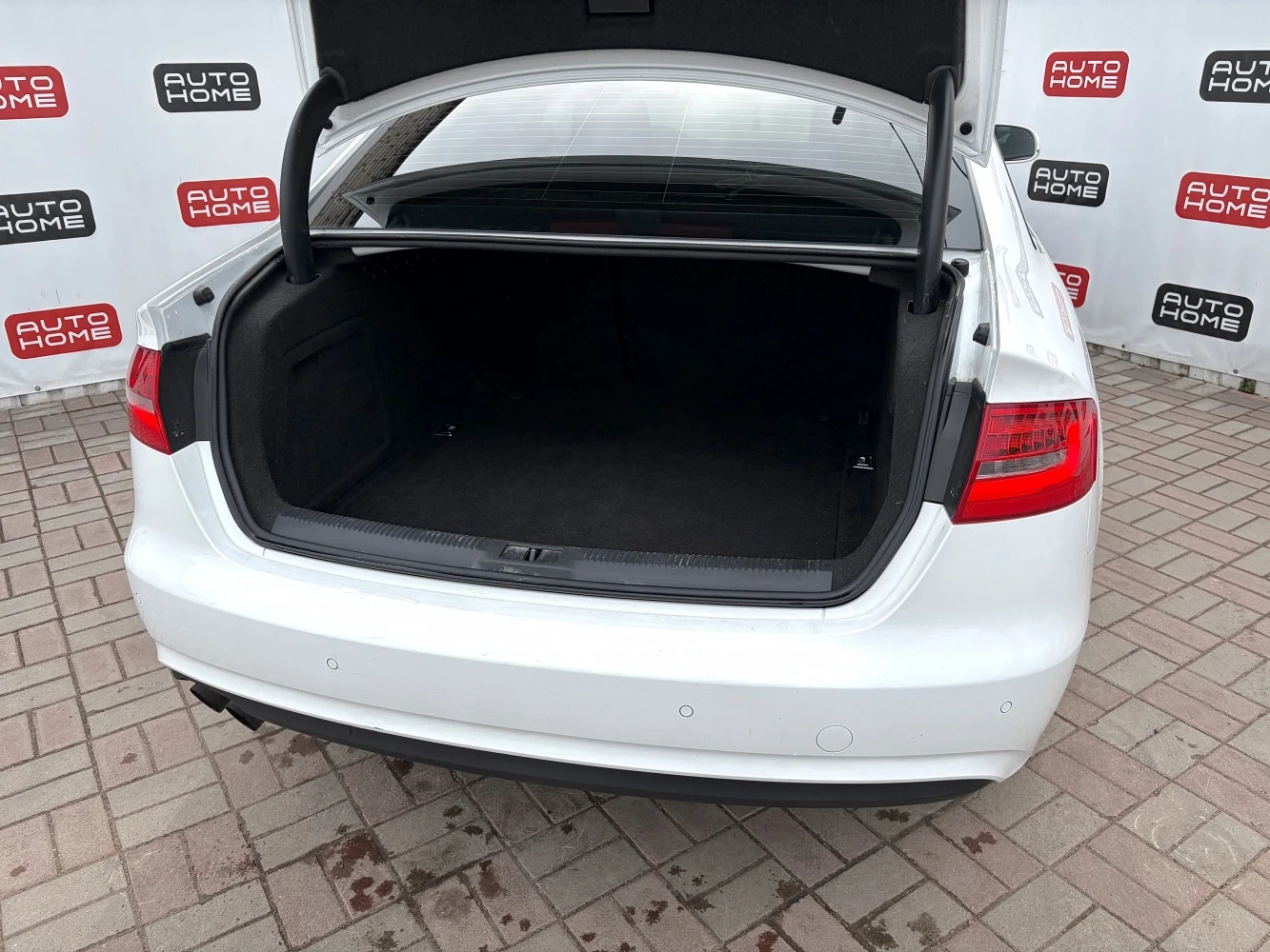 Audi A4, 2012г, передний привод, вариатор