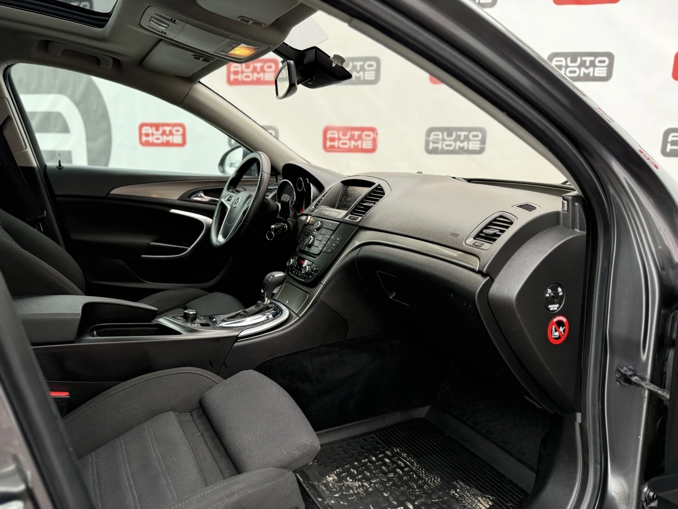 Opel Insignia, 2009г, передний привод, автомат