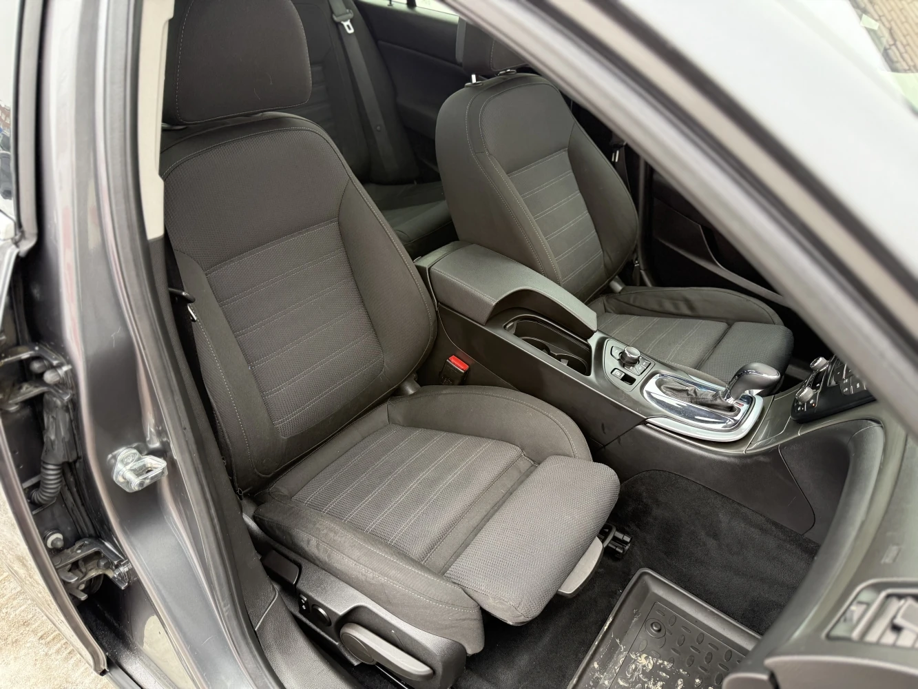 Opel Insignia, 2009г, передний привод, автомат