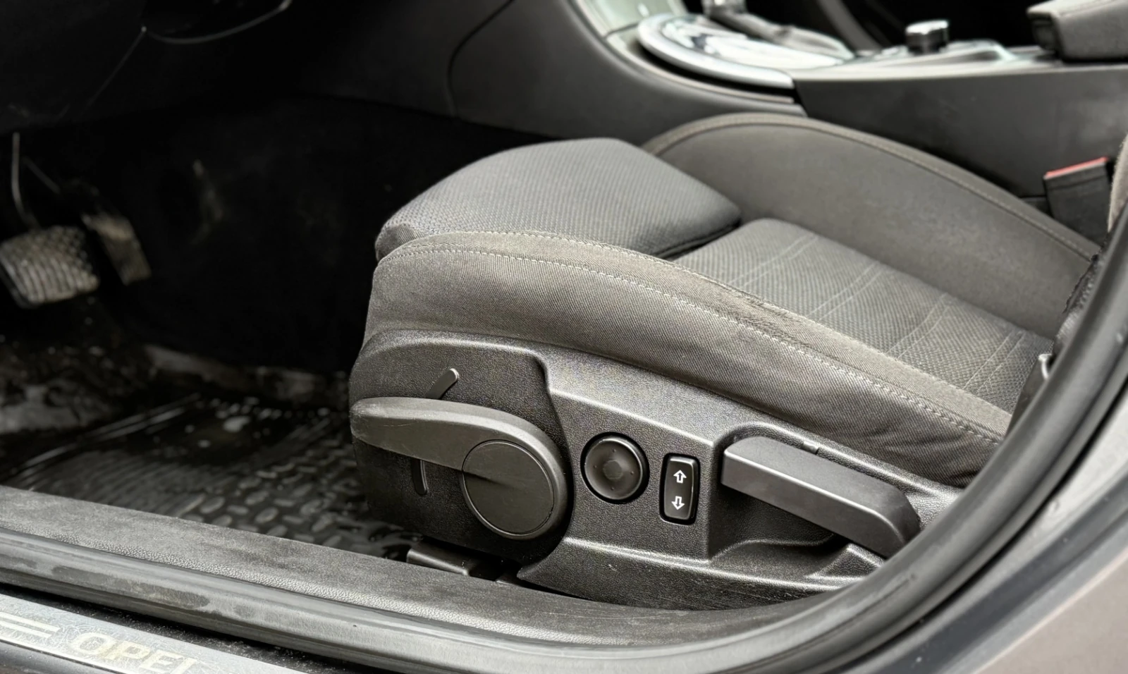 Opel Insignia, 2009г, передний привод, автомат