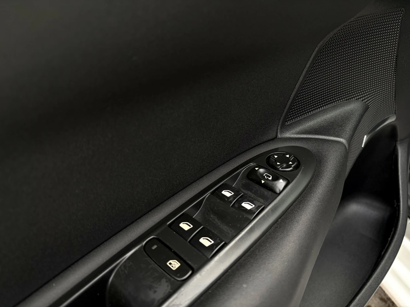 Citroen C4, 2011г, передний привод, автомат