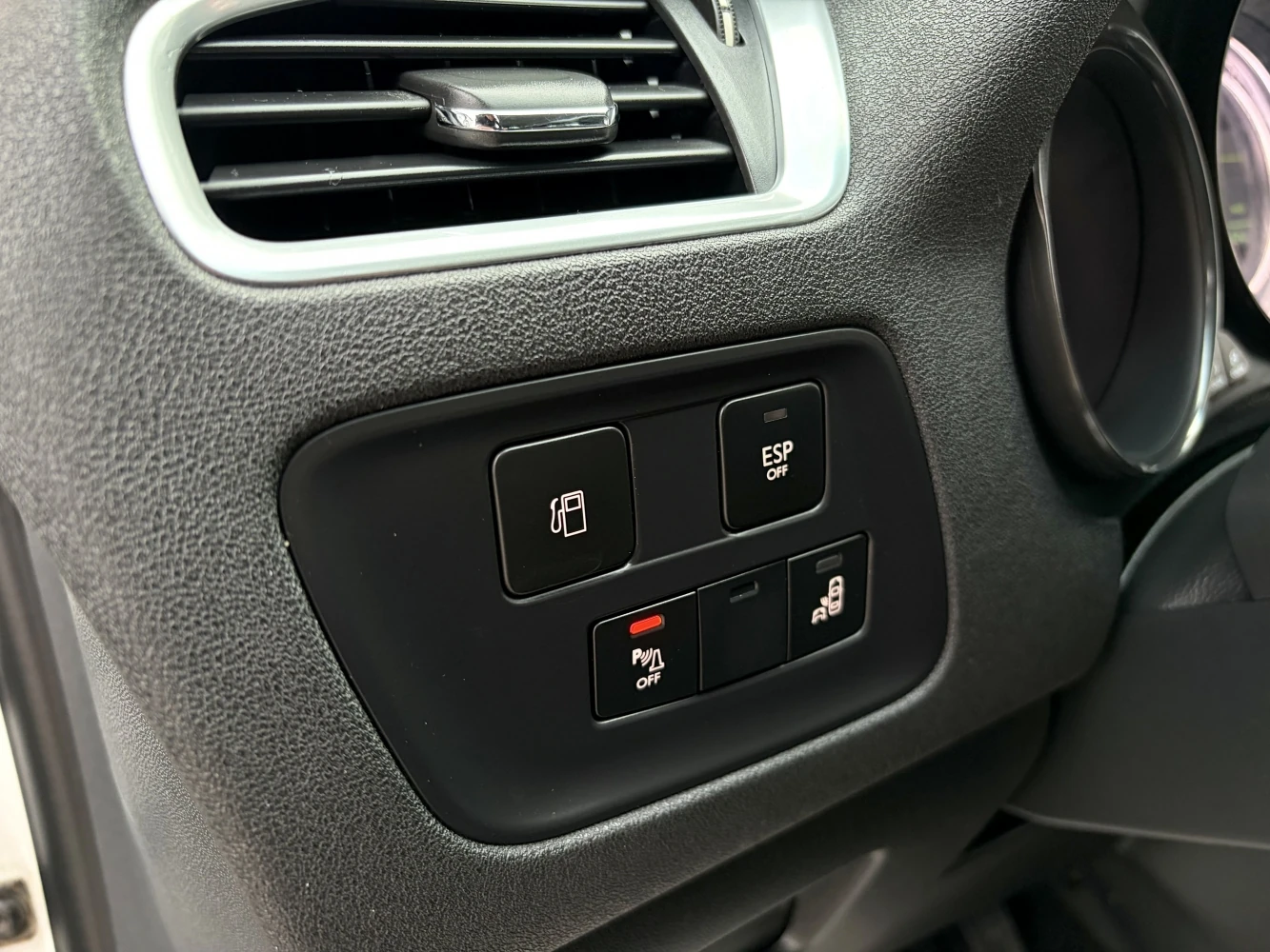 Citroen C4, 2011г, передний привод, автомат