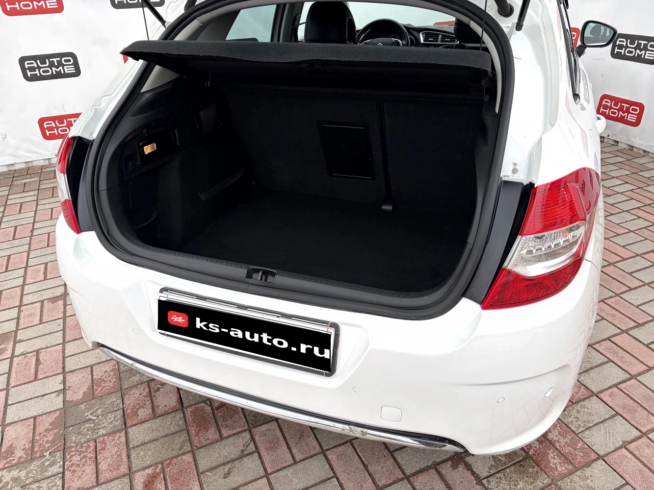 Citroen C4, 2011г, передний привод, автомат