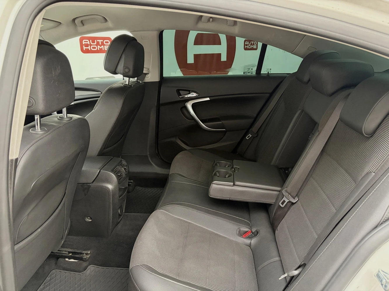 Opel Insignia, 2013г, передний привод, механика