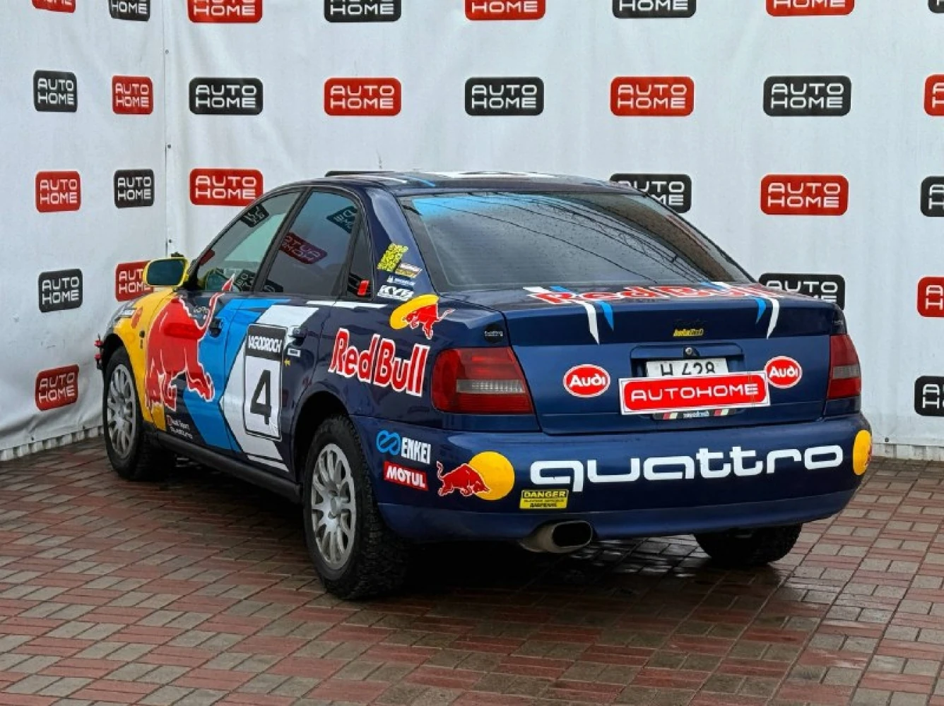 Audi A4, 2001г, передний привод, механика