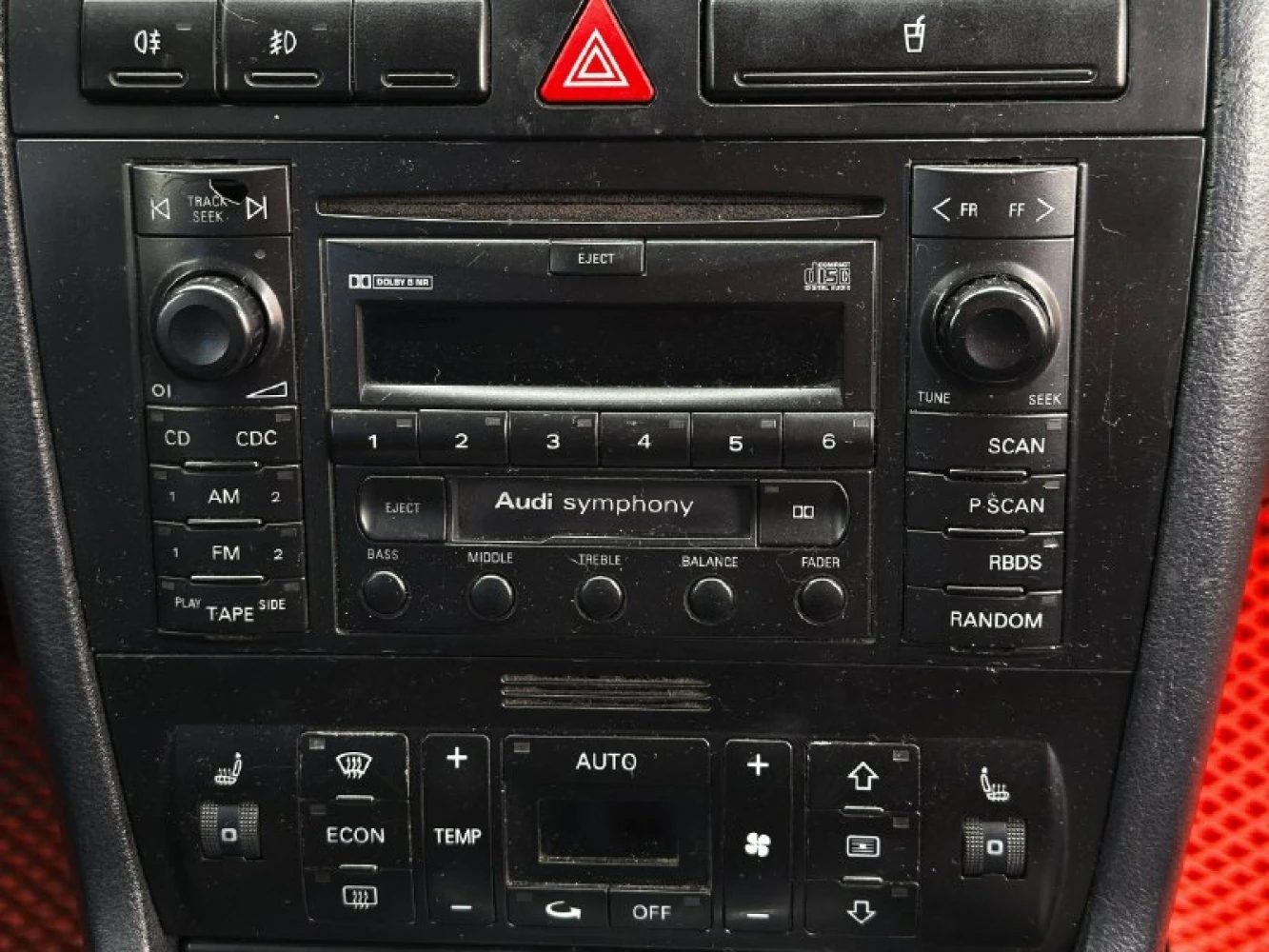 Audi A4, 2001г, передний привод, механика