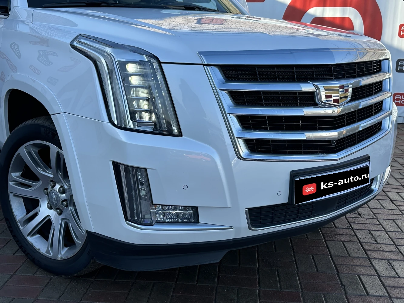 Cadillac Escalade, 2016г, передний привод, автомат