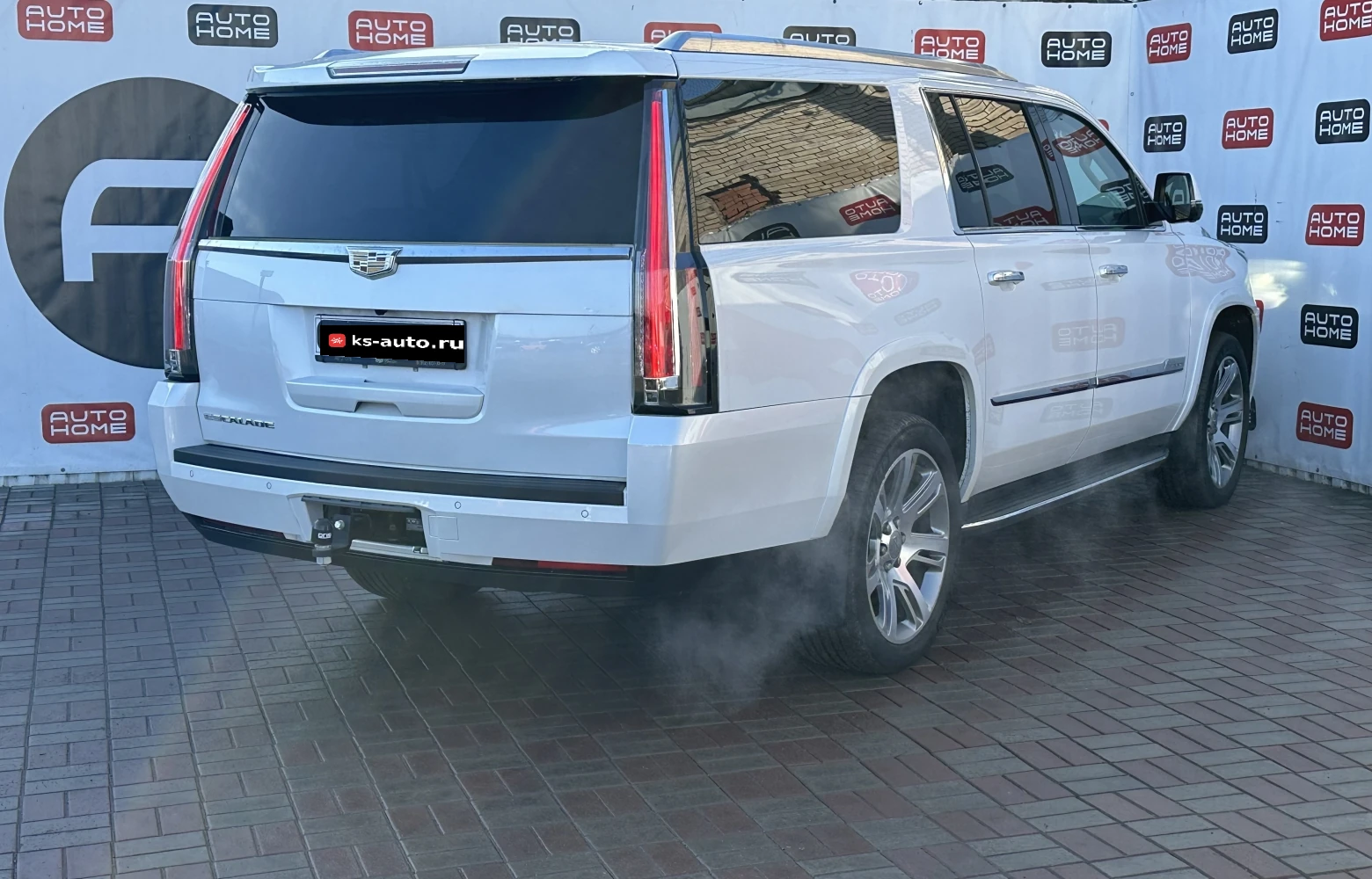 Cadillac Escalade, 2016г, передний привод, автомат