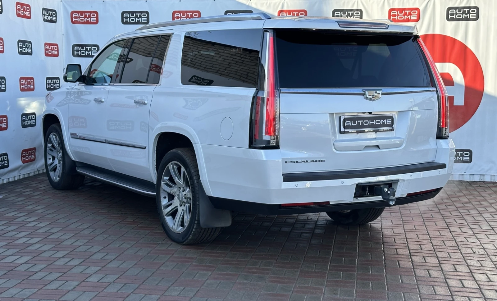 Cadillac Escalade, 2016г, передний привод, автомат