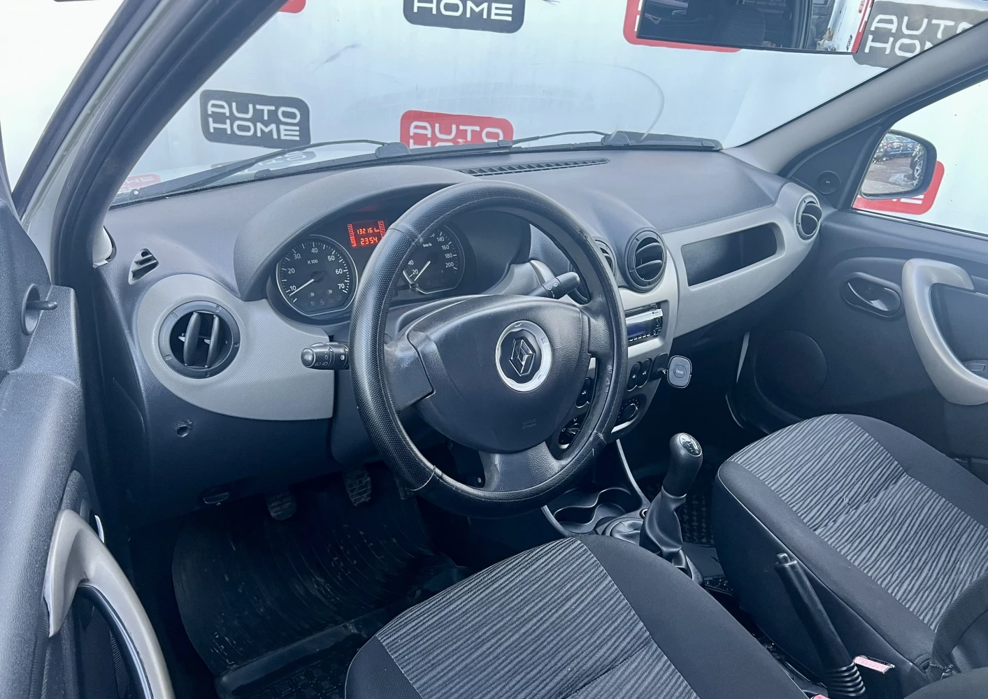 Renault Logan, 2012г, передний привод, механика