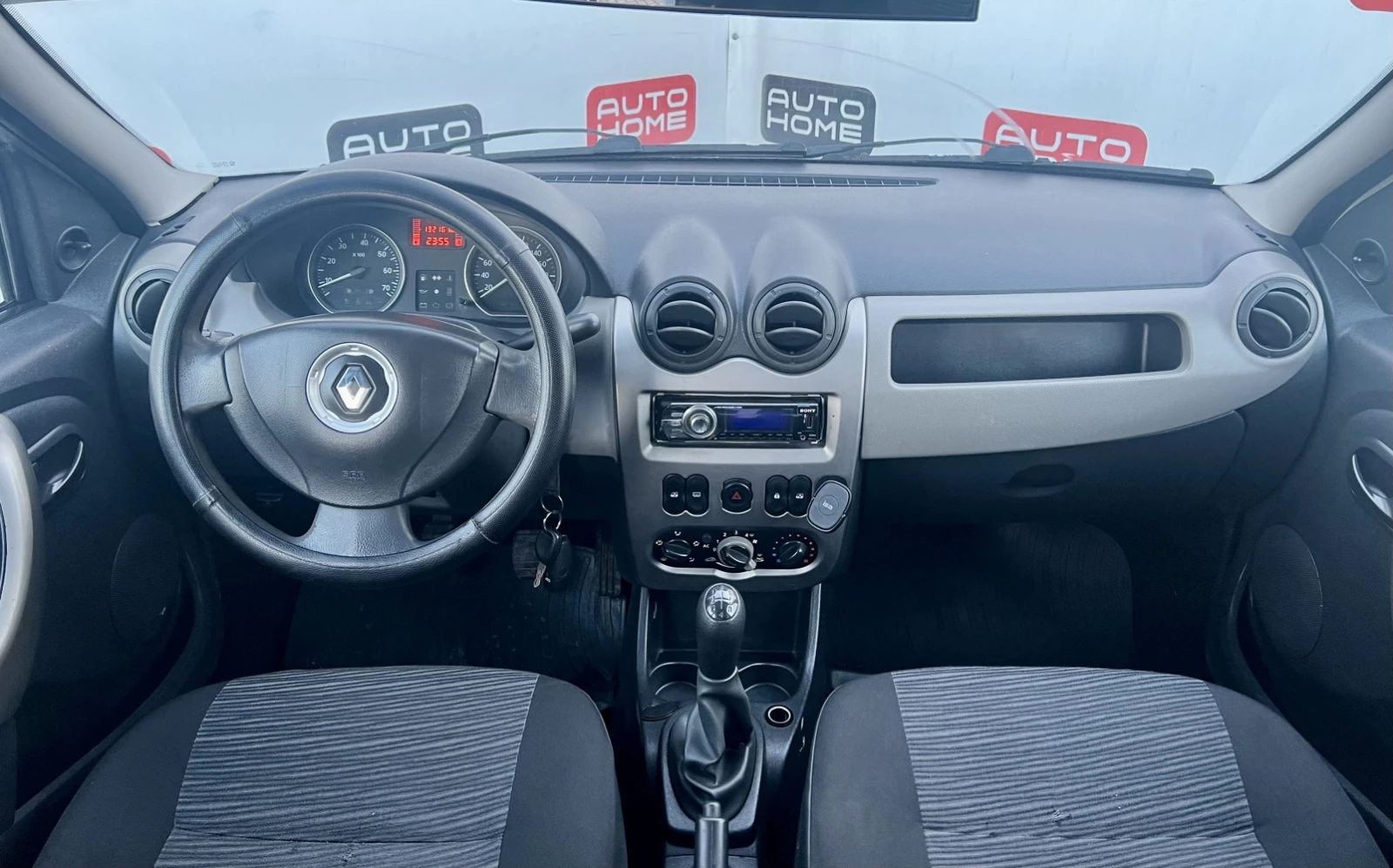 Renault Logan, 2012г, передний привод, механика