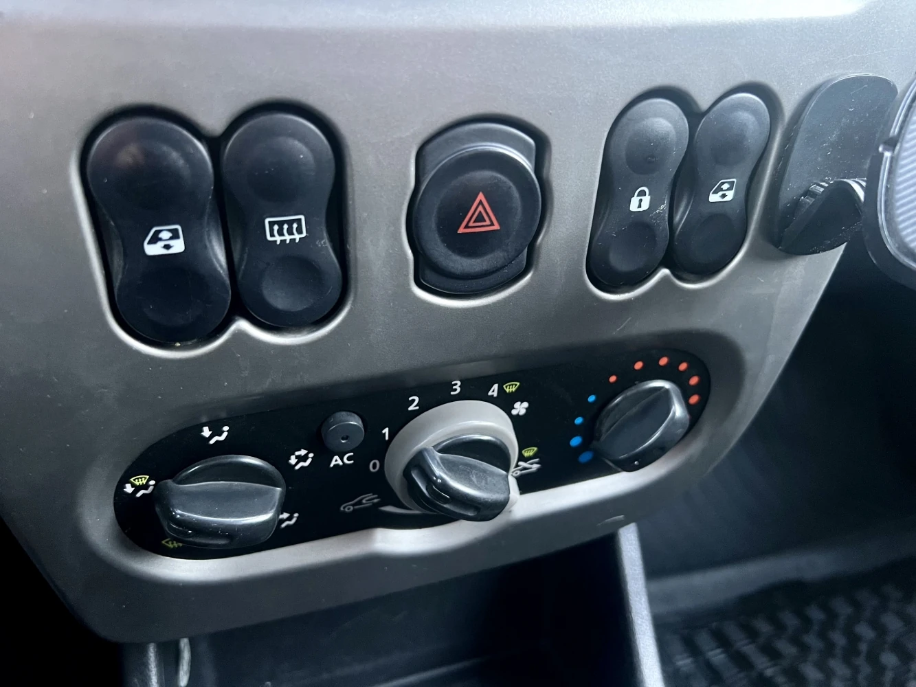 Renault Logan, 2012г, передний привод, механика