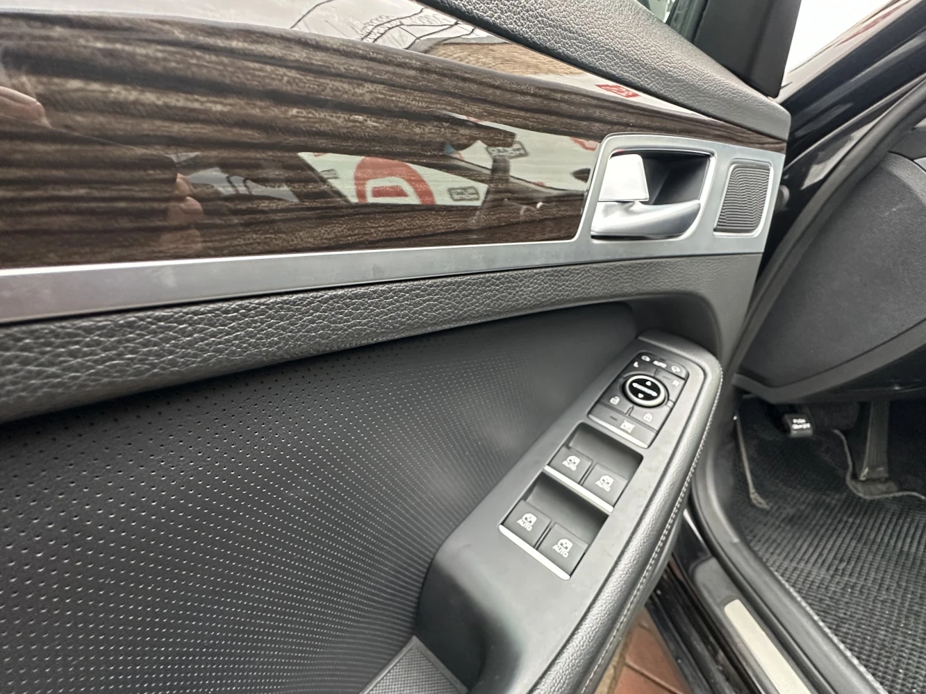 Genesis G80, 2018г, передний привод, автомат