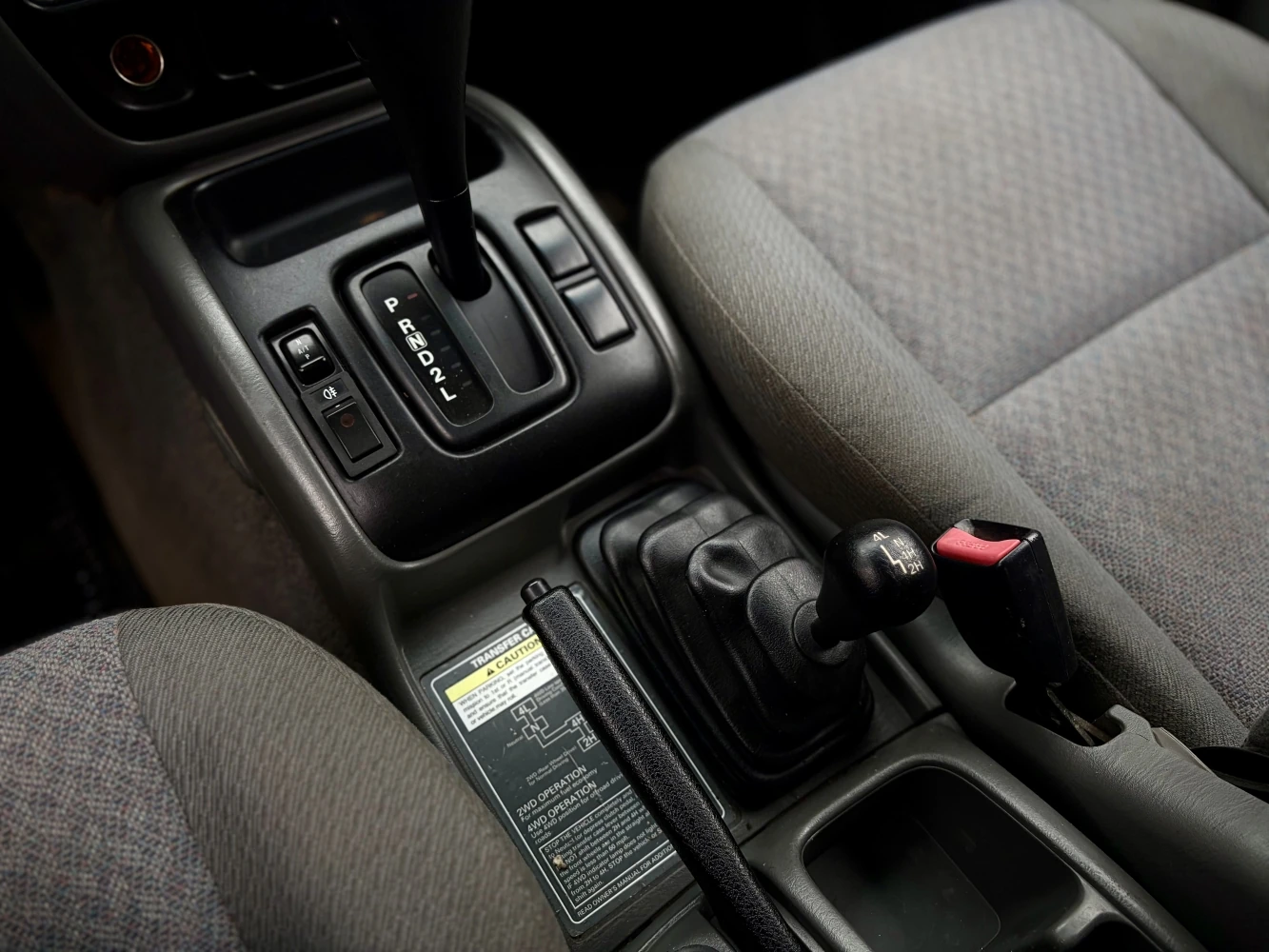 Chevrolet Tracker, 1999г, передний привод, автомат