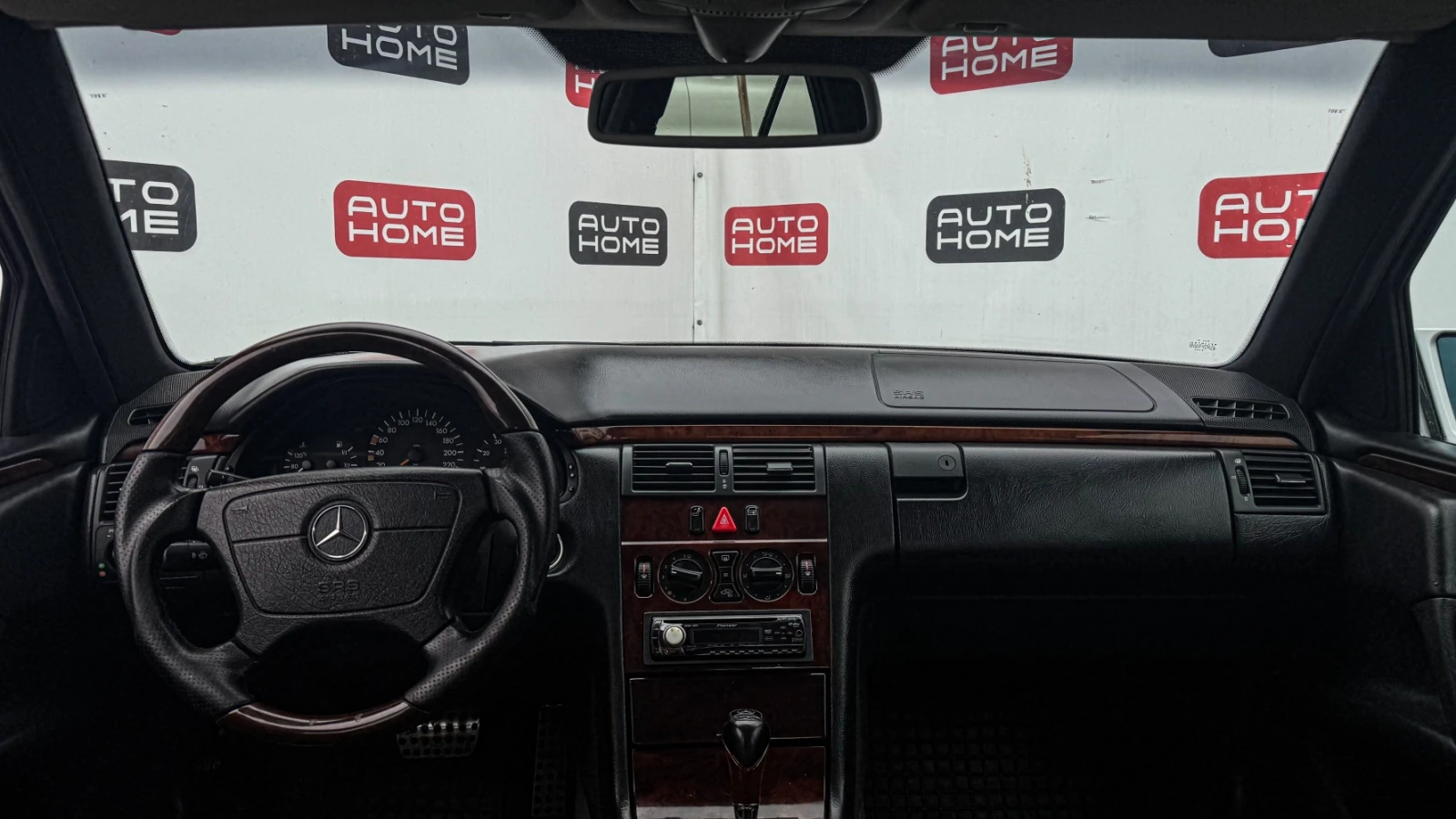 Mercedes-Benz E-Класс, 1997г, передний привод, автомат