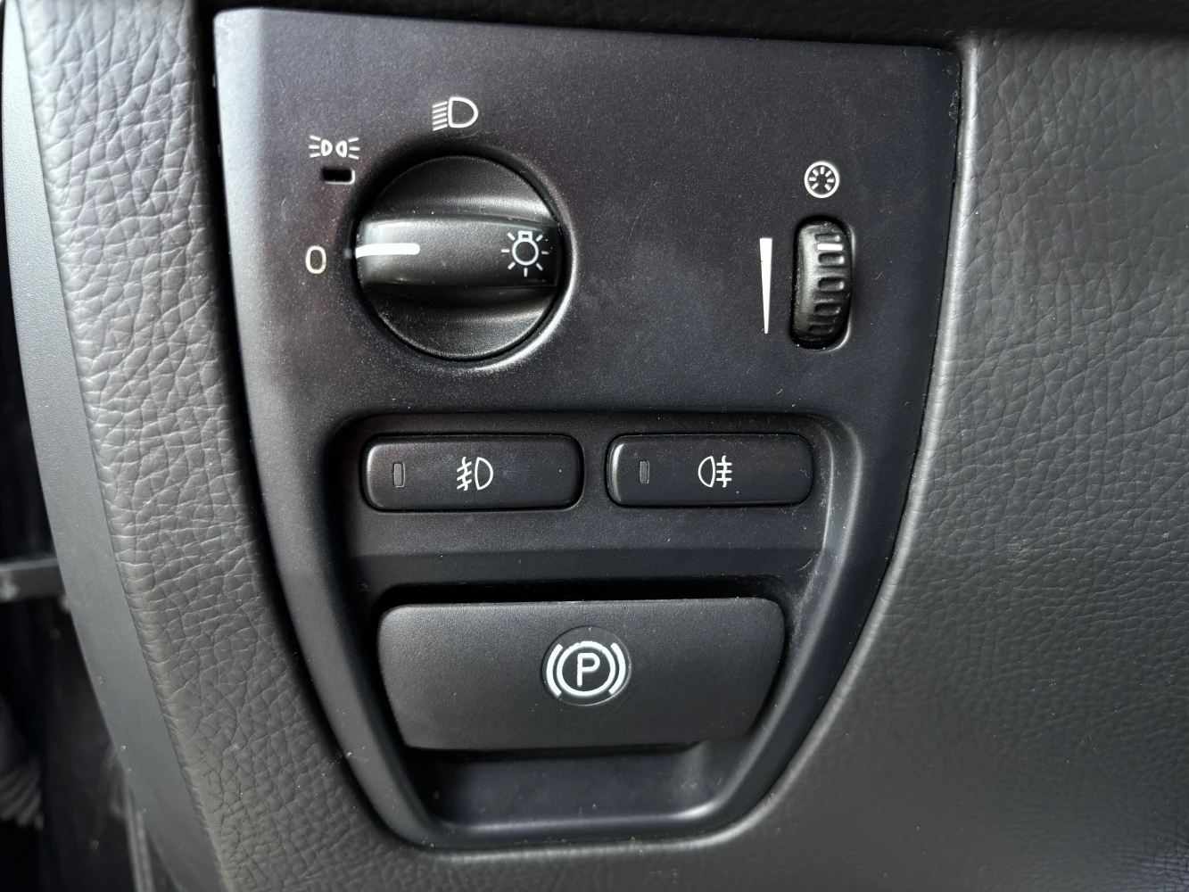 Volvo XC90, 2012г, передний привод, автомат