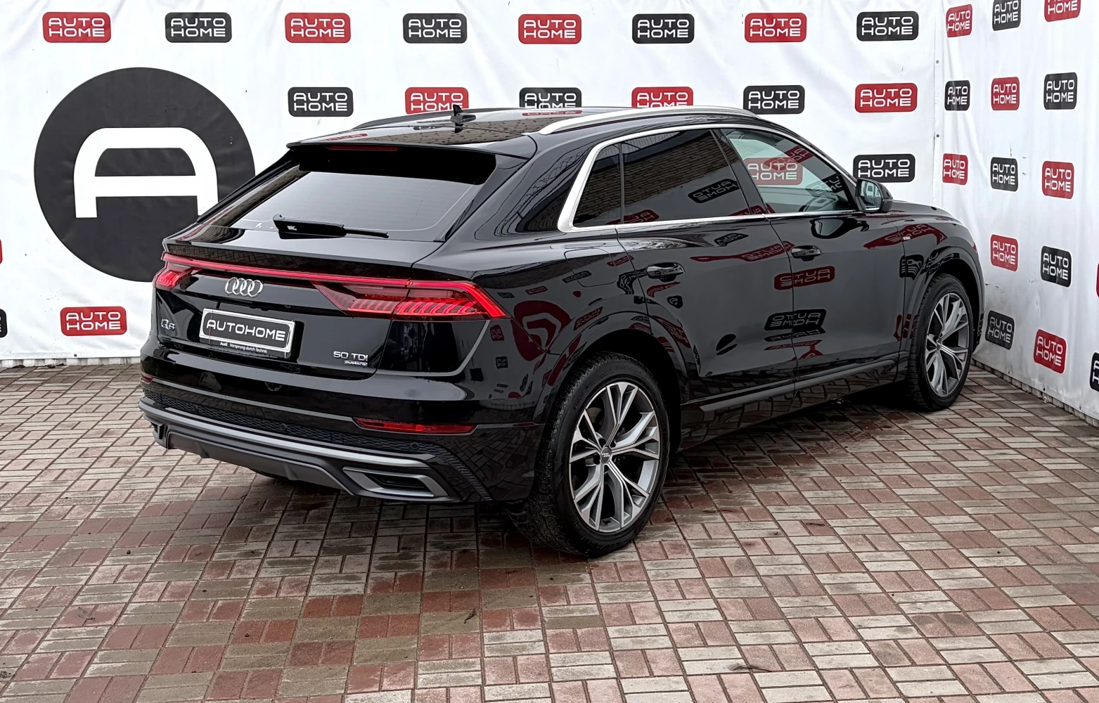 Audi Q8, 2020г, передний привод, автомат