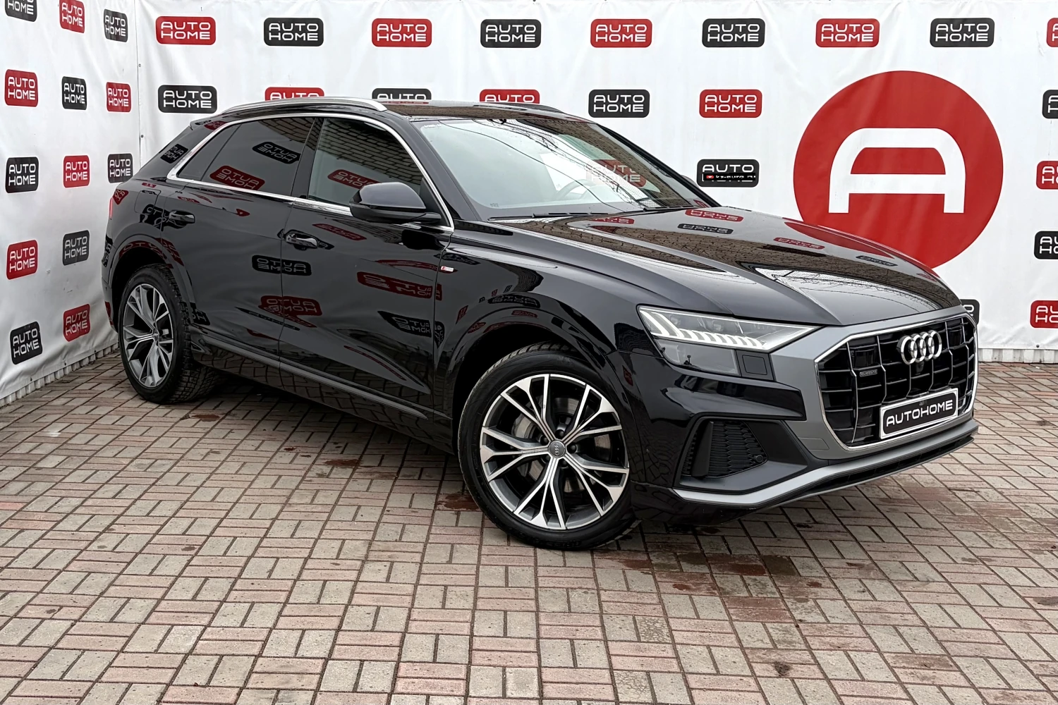 Audi Q8, 2020г, передний привод, автомат