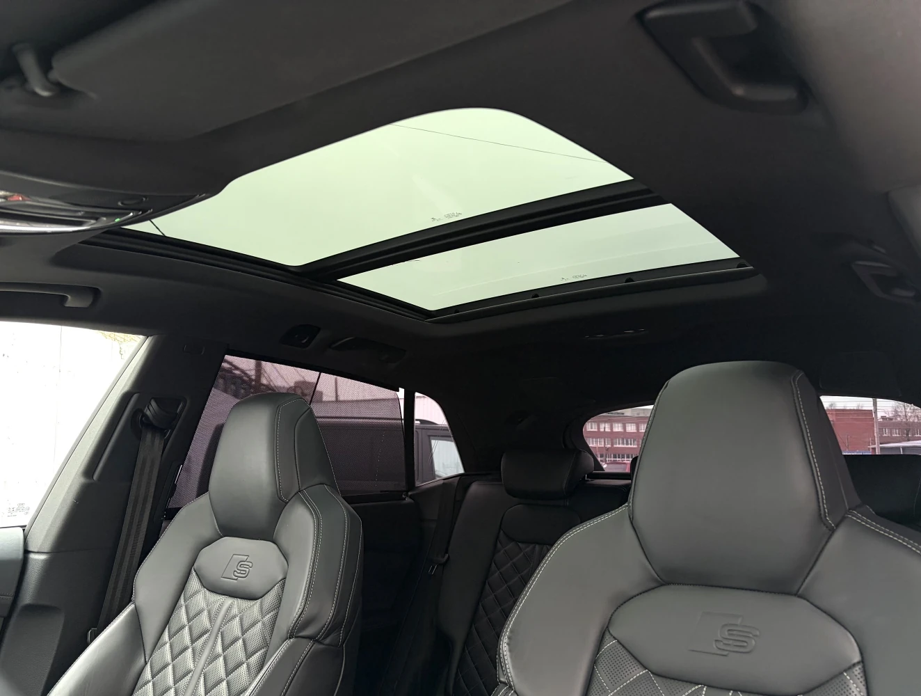 Audi Q8, 2020г, передний привод, автомат