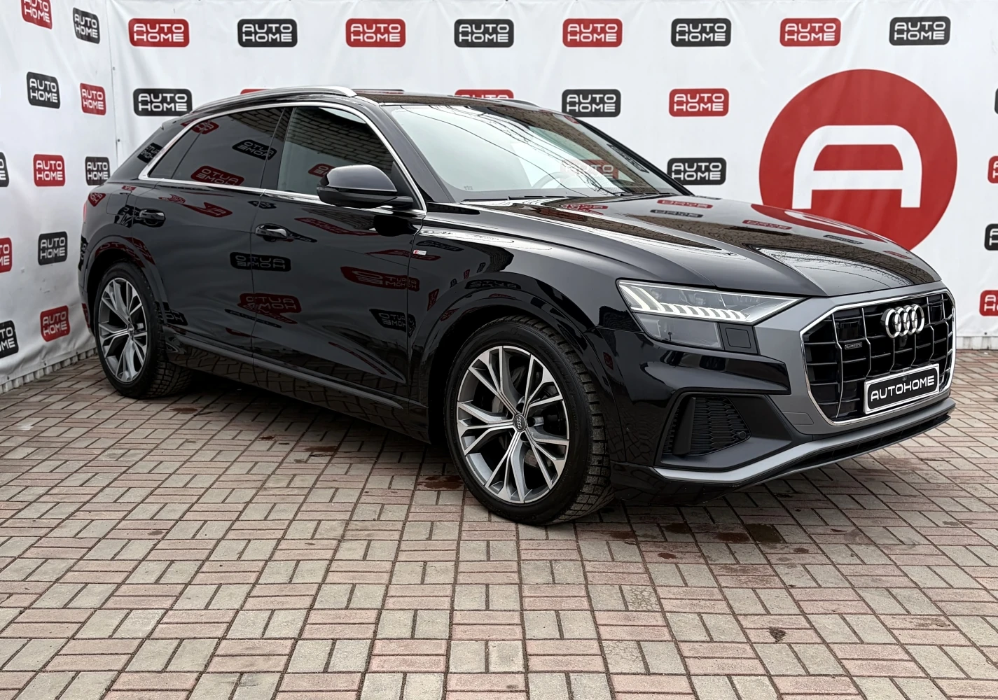 Audi Q8, 2020г, передний привод, автомат