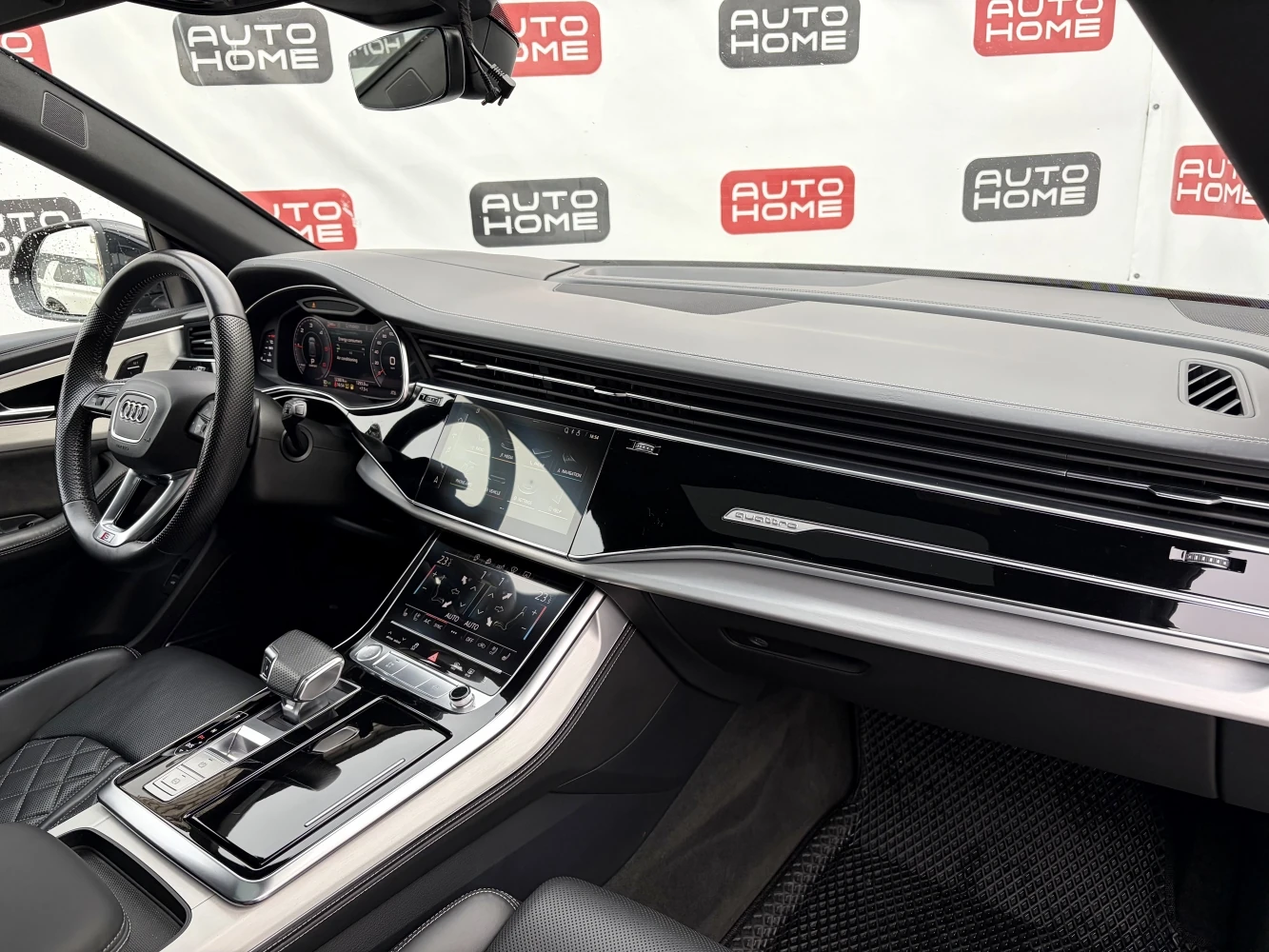 Audi Q8, 2020г, передний привод, автомат